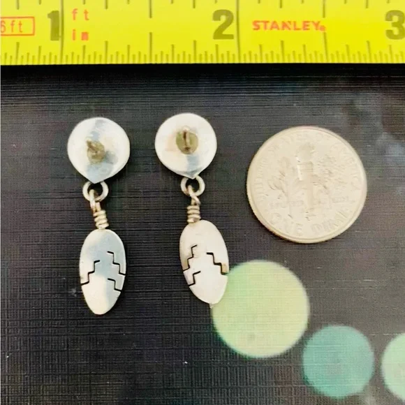 ❤️ Native American handcrafted feather post earrings - Picture 5 of 5